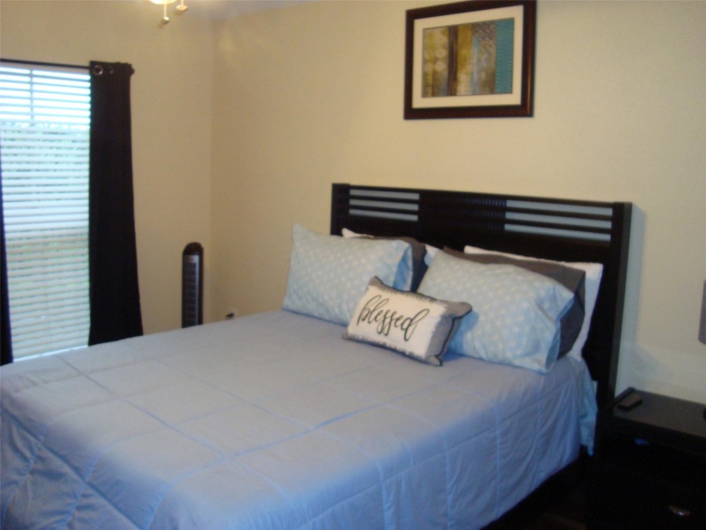 733 Riverside Dr 1232