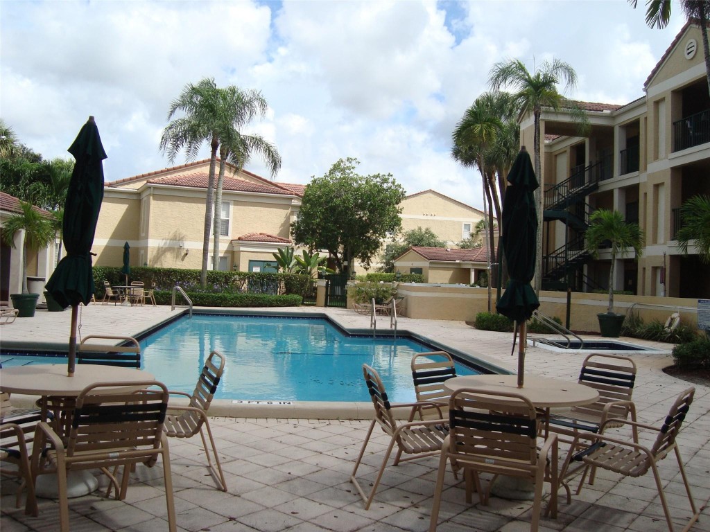 733 Riverside Dr 1232