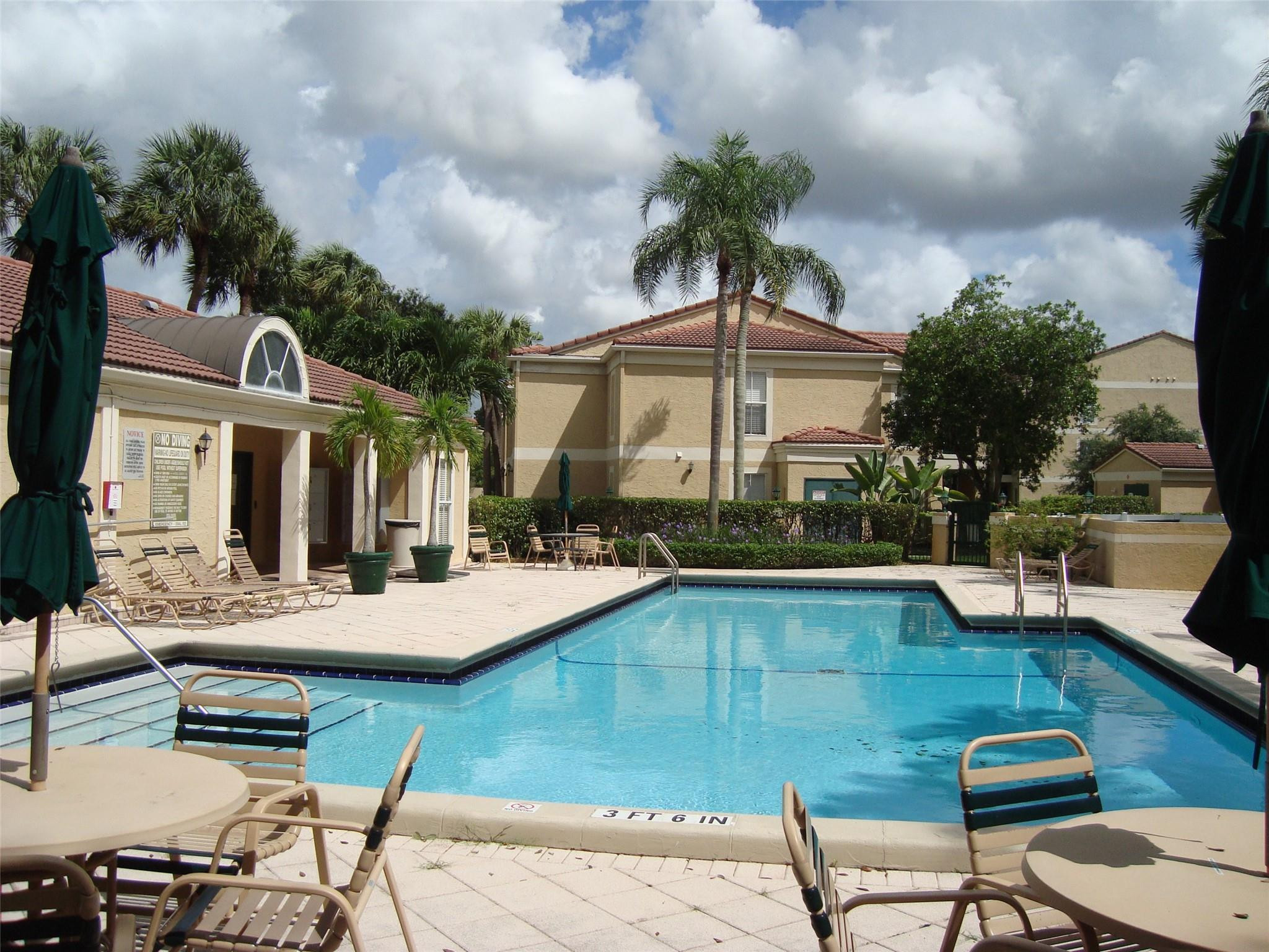 733 Riverside Dr 1232