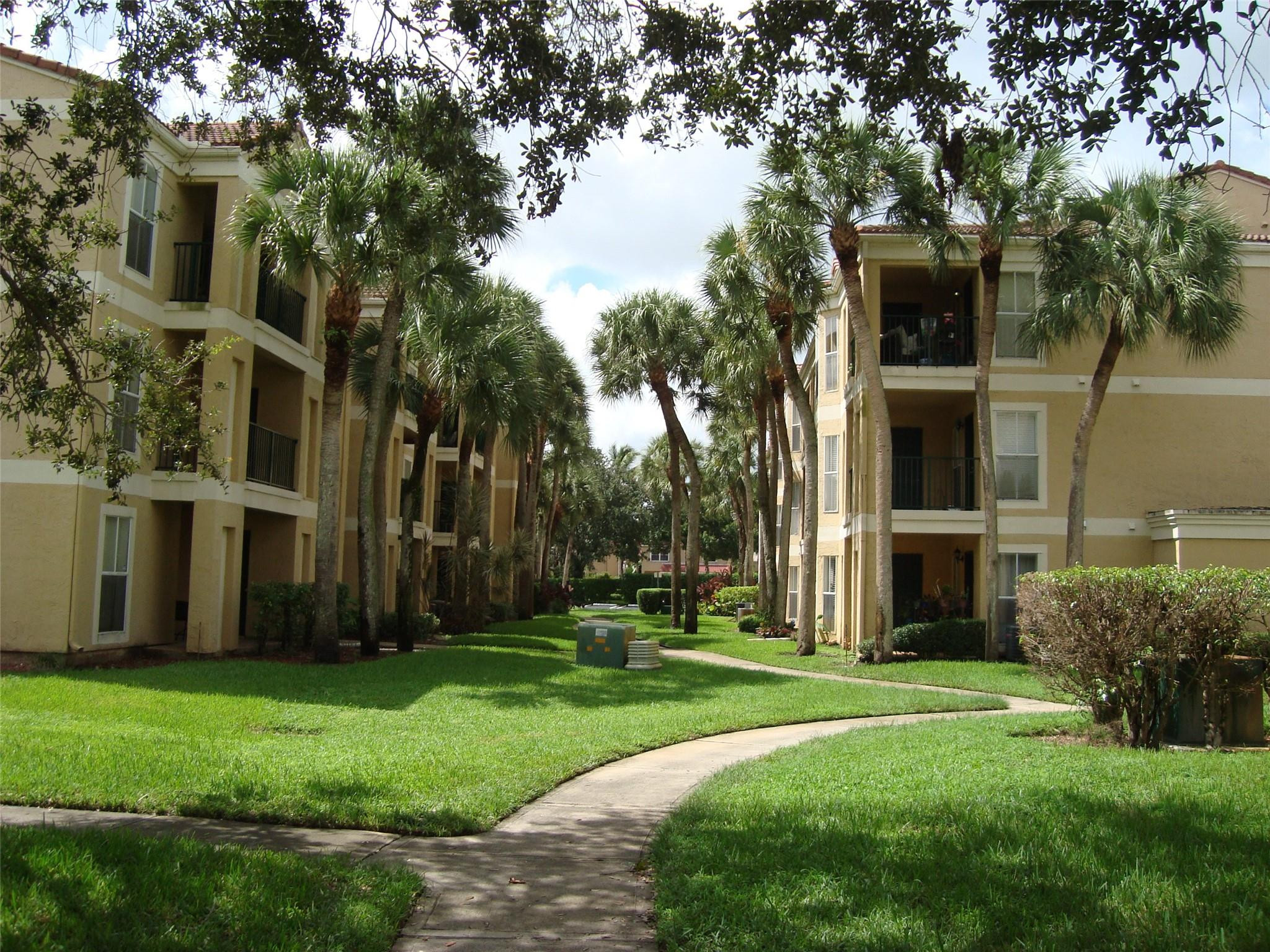 733 Riverside Dr 1232