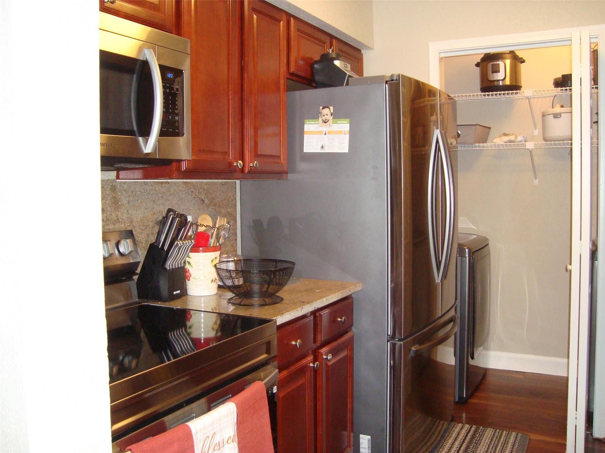 733 Riverside Dr 1232