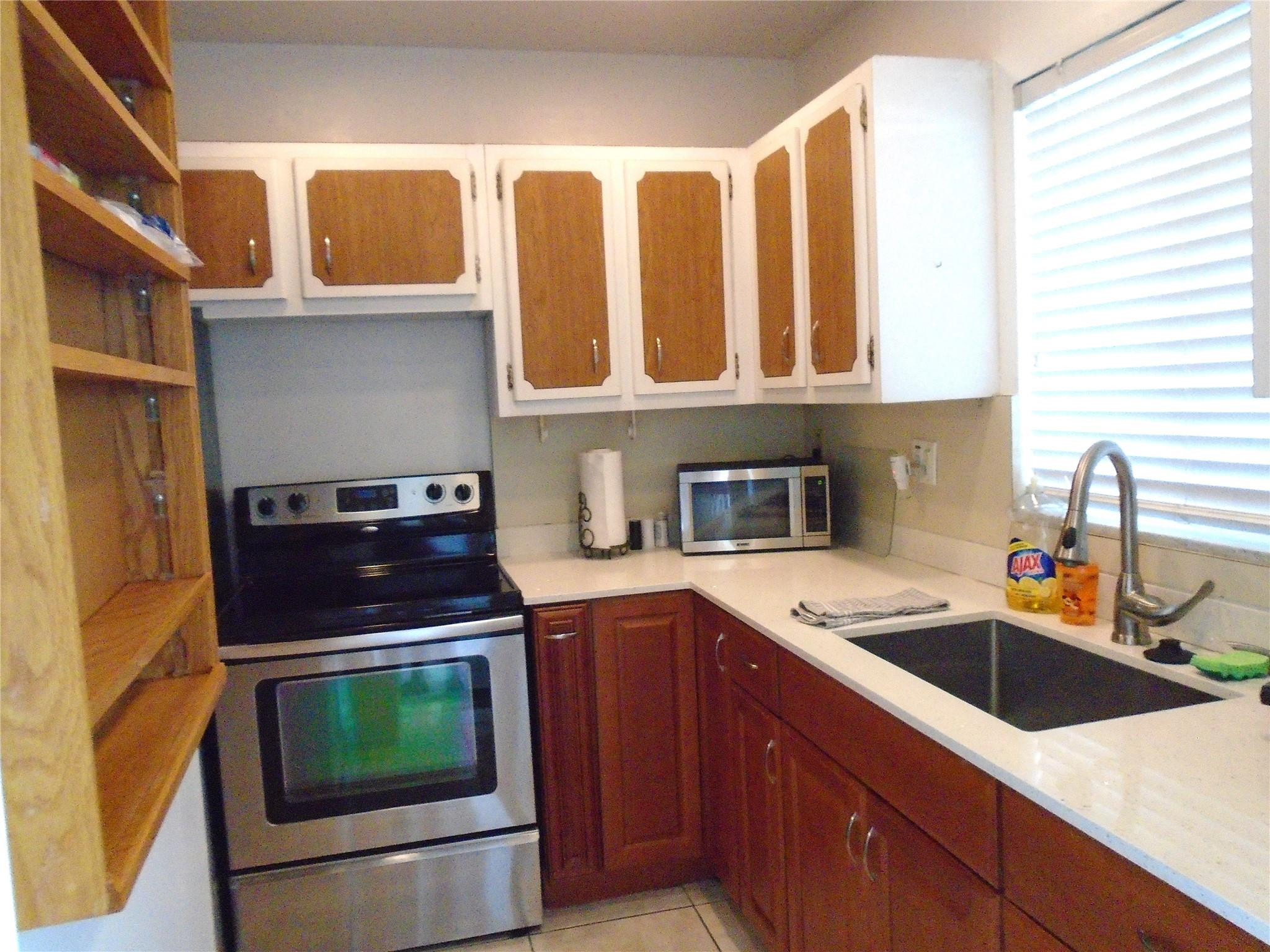 2100 NE 38th St 117