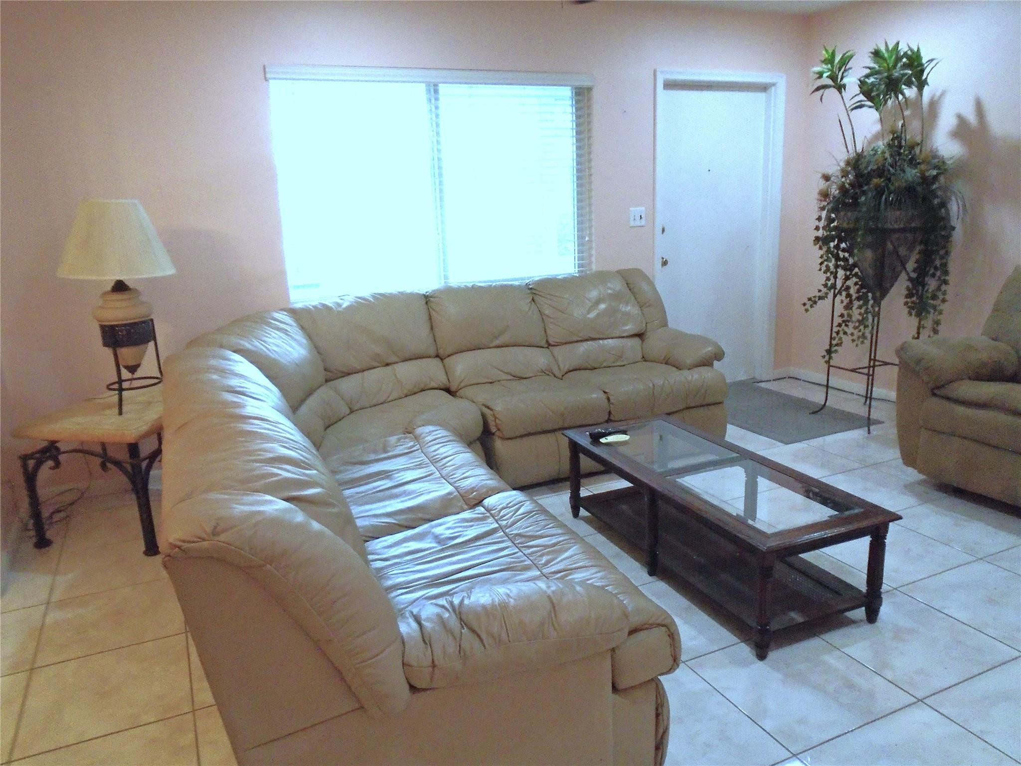 2100 NE 38th St 117