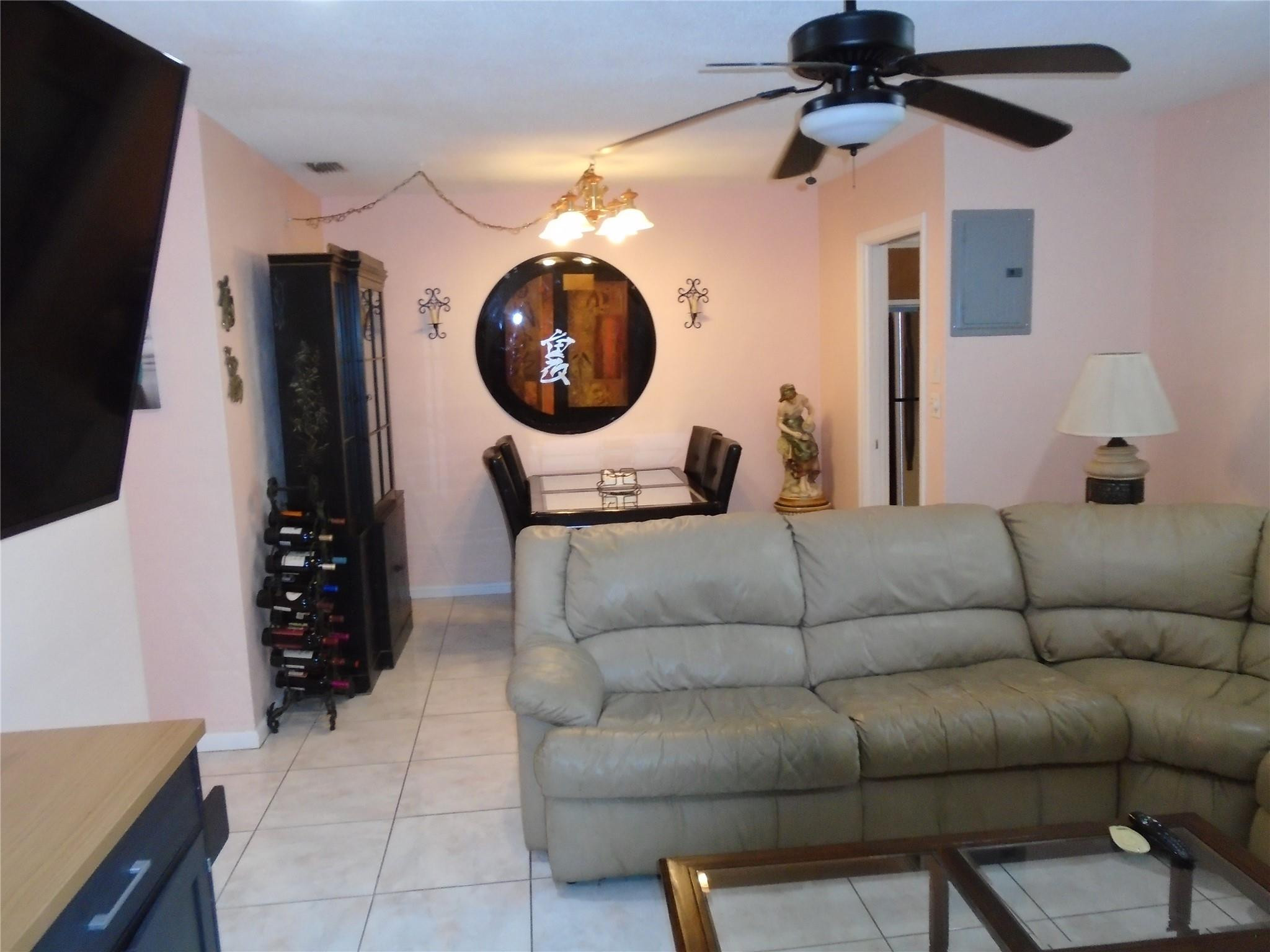 2100 NE 38th St 117