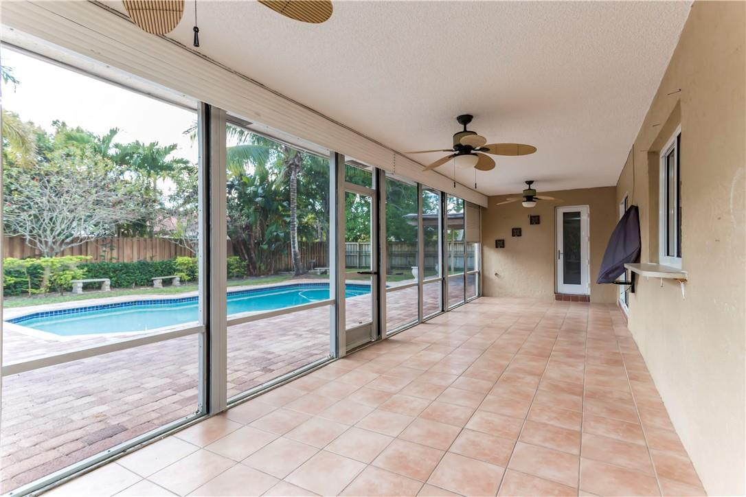 10300 NW 17th St