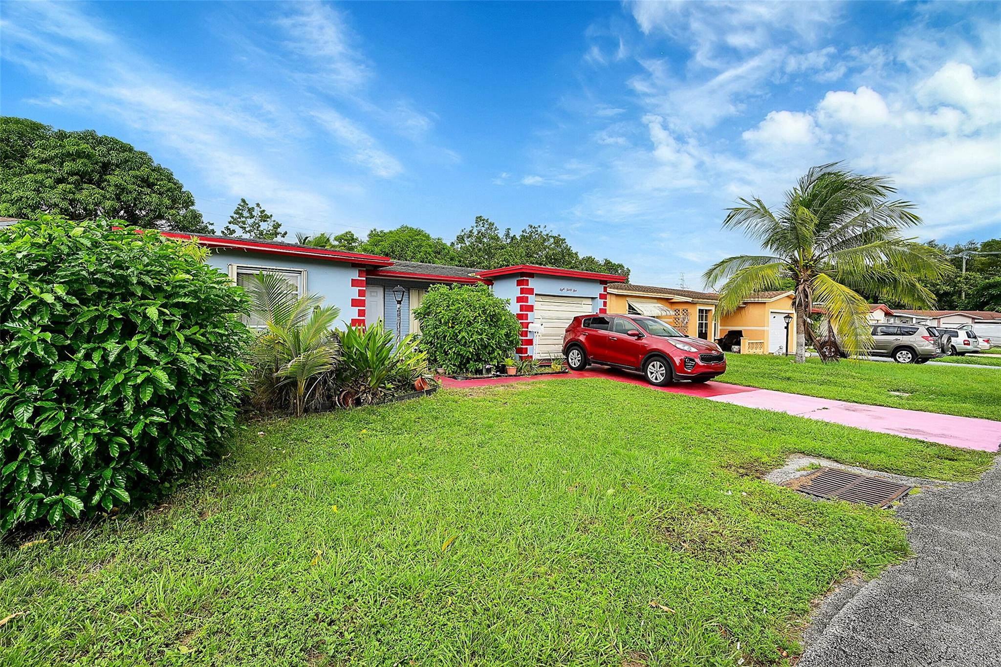 831 SW 64th Ave
