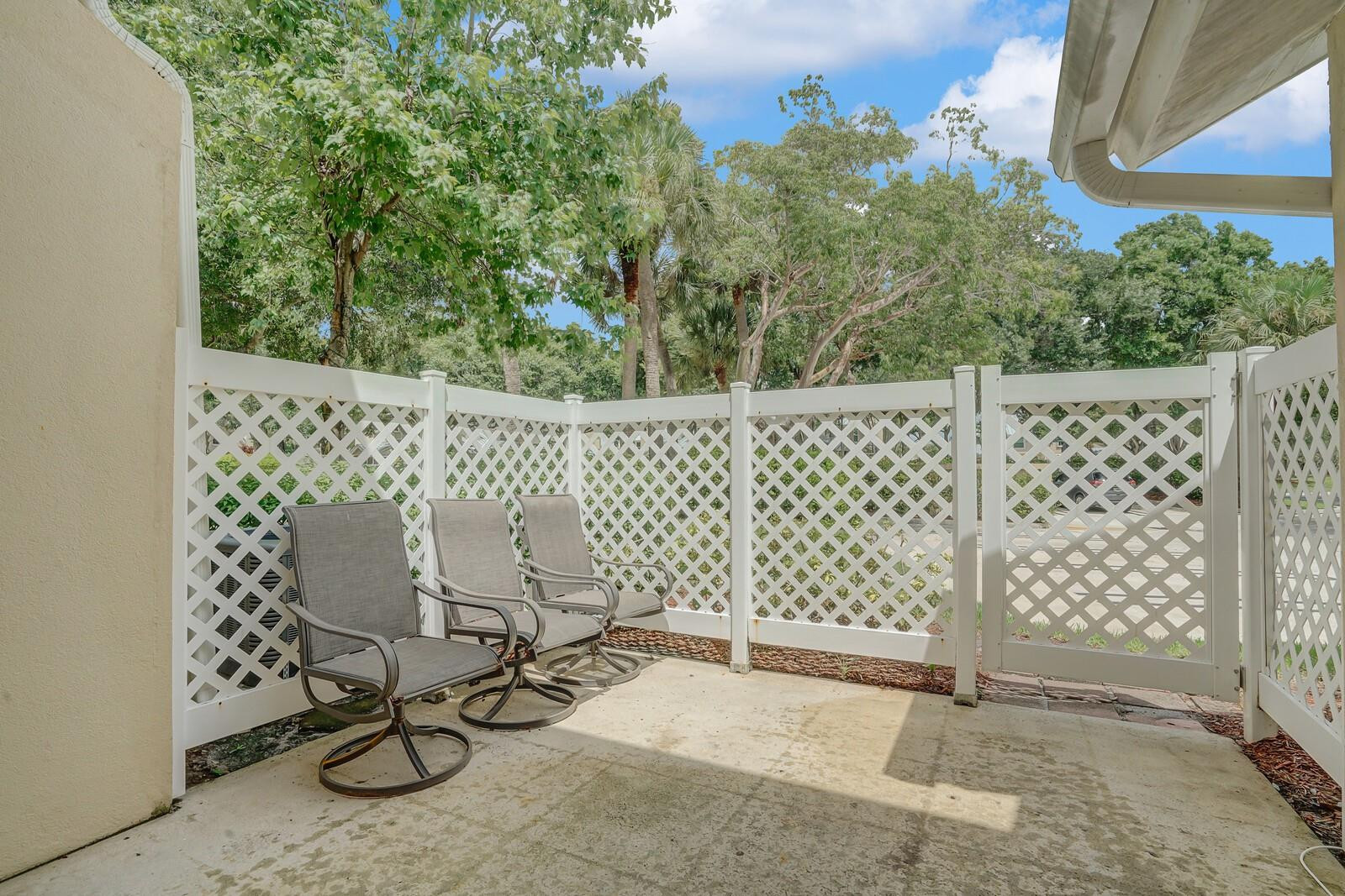 502 Andover Ct