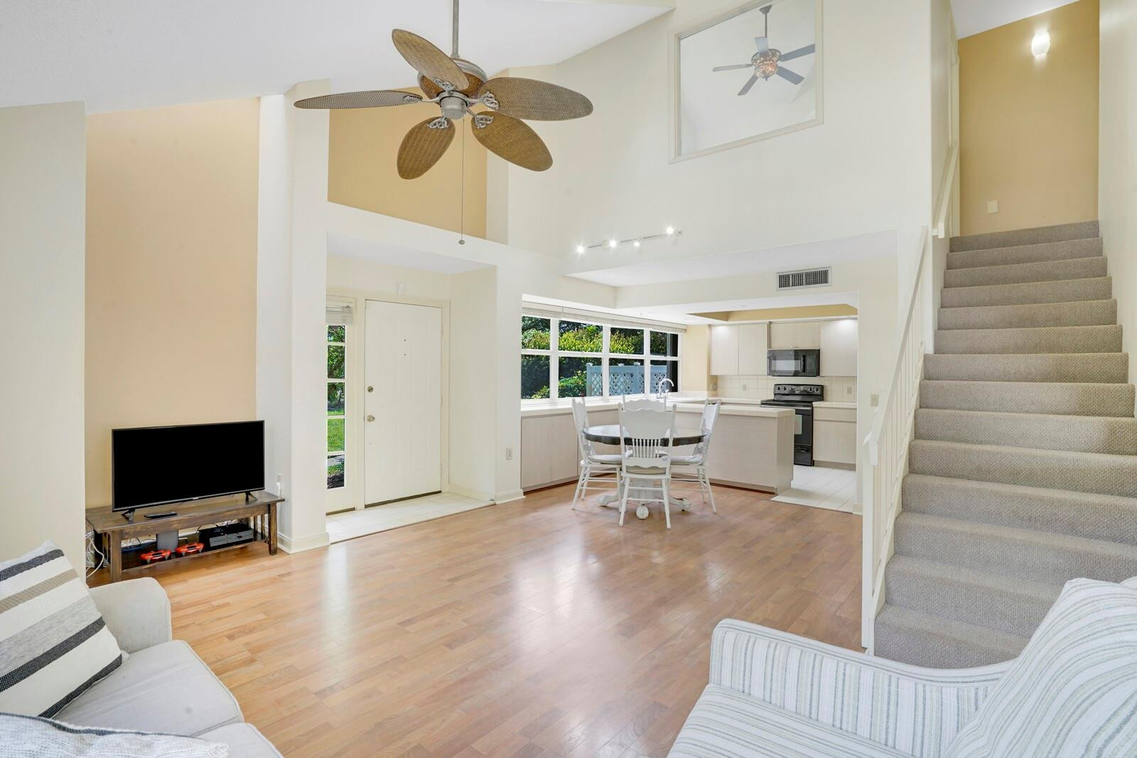 502 Andover Ct