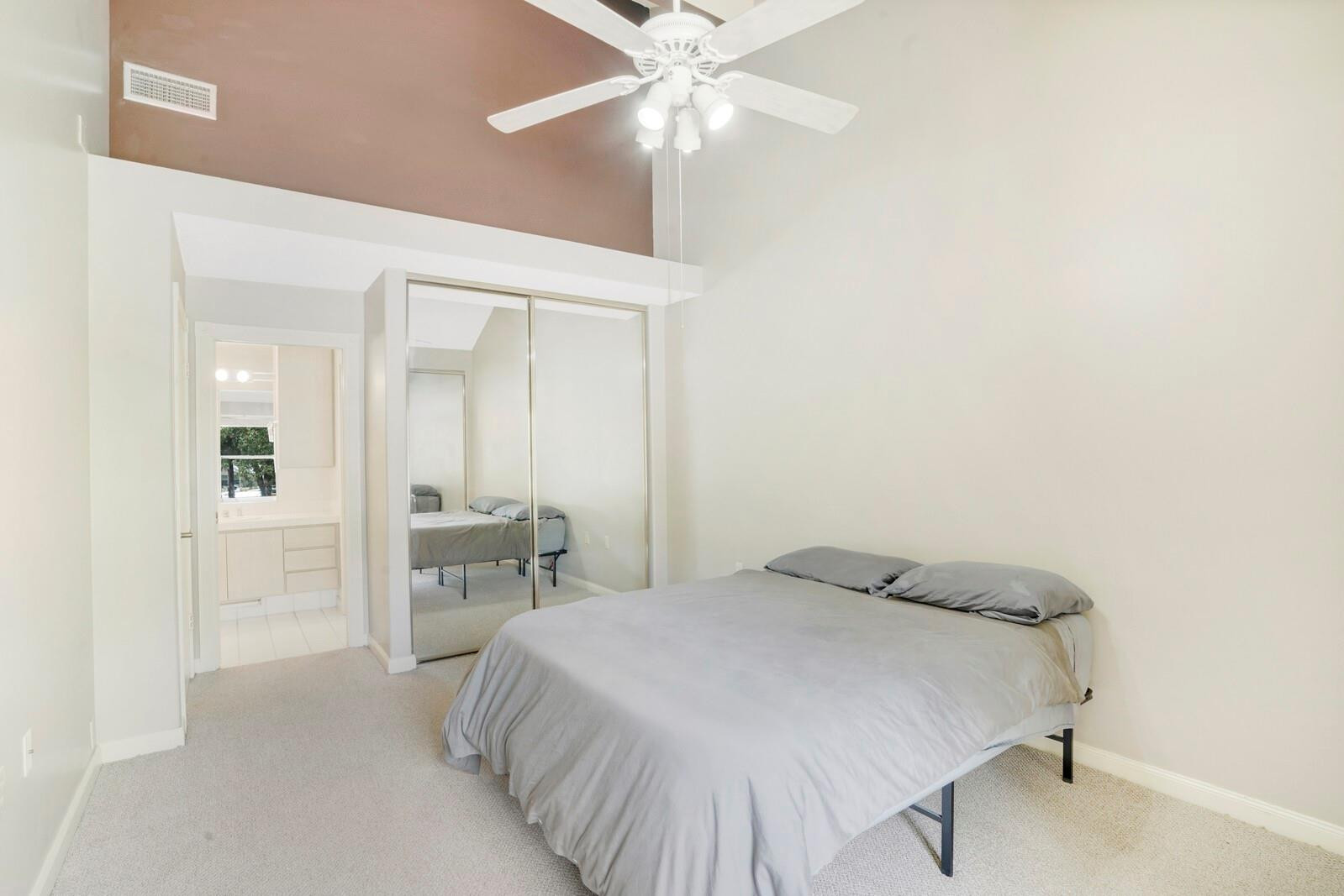 502 Andover Ct