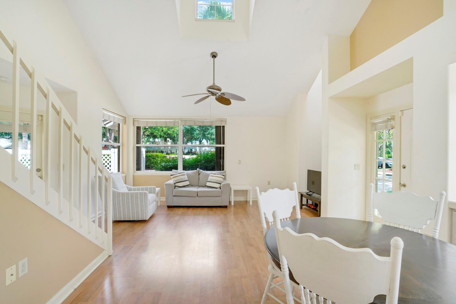 502 Andover Ct