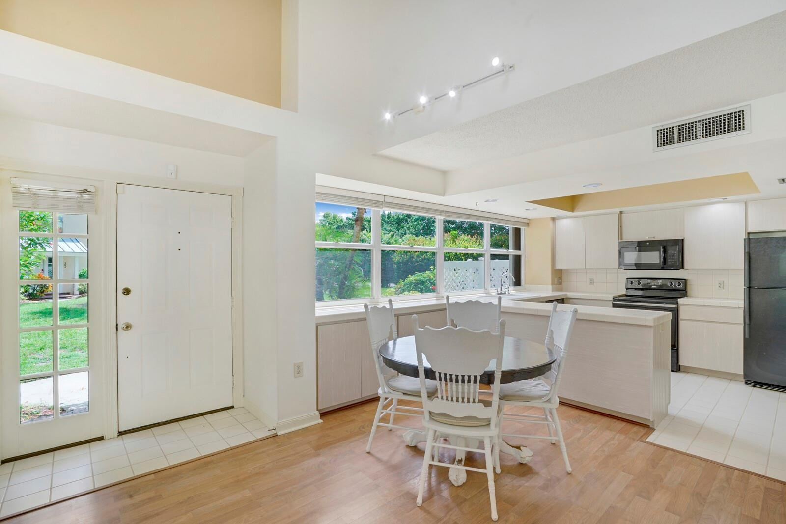 502 Andover Ct