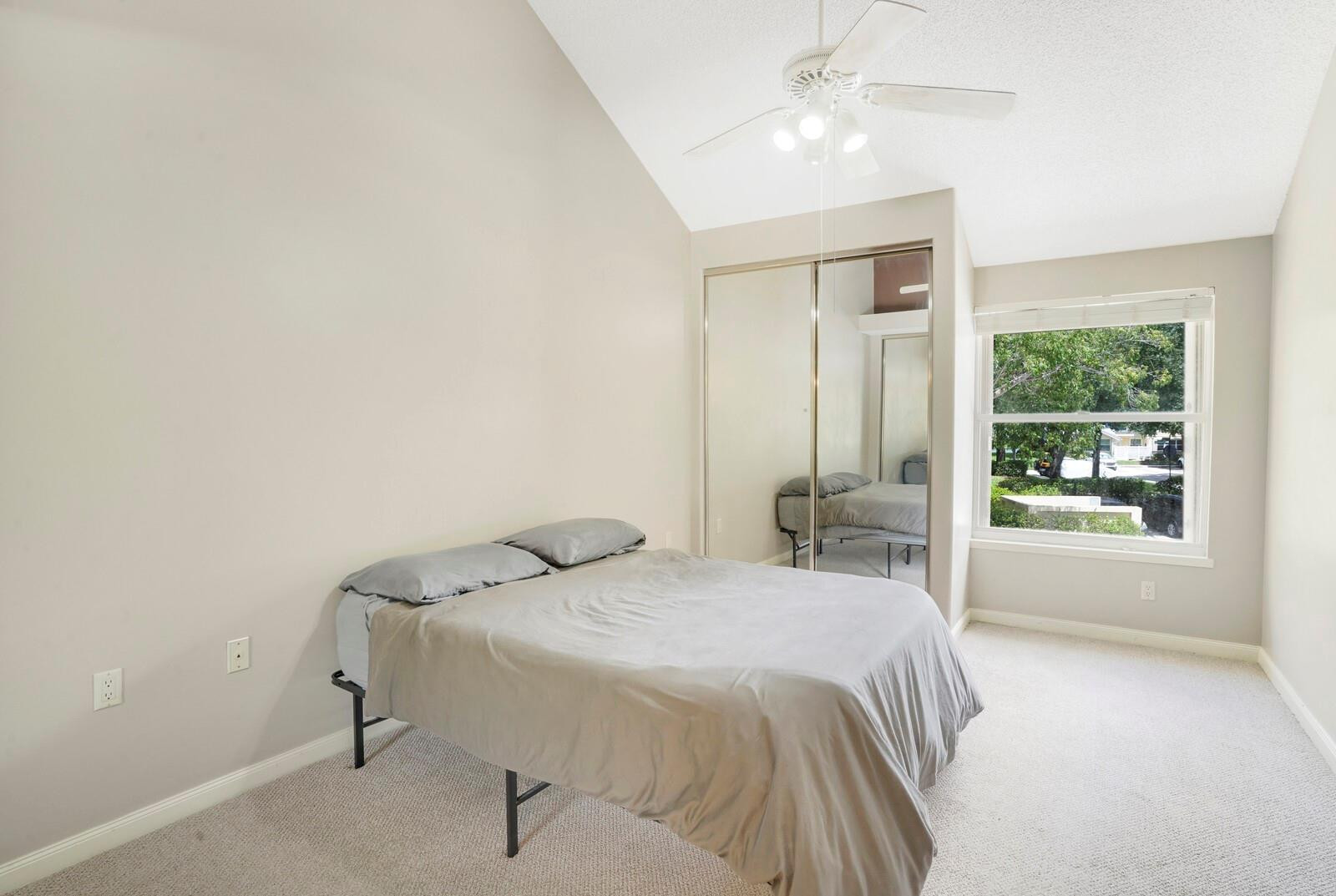 502 Andover Ct
