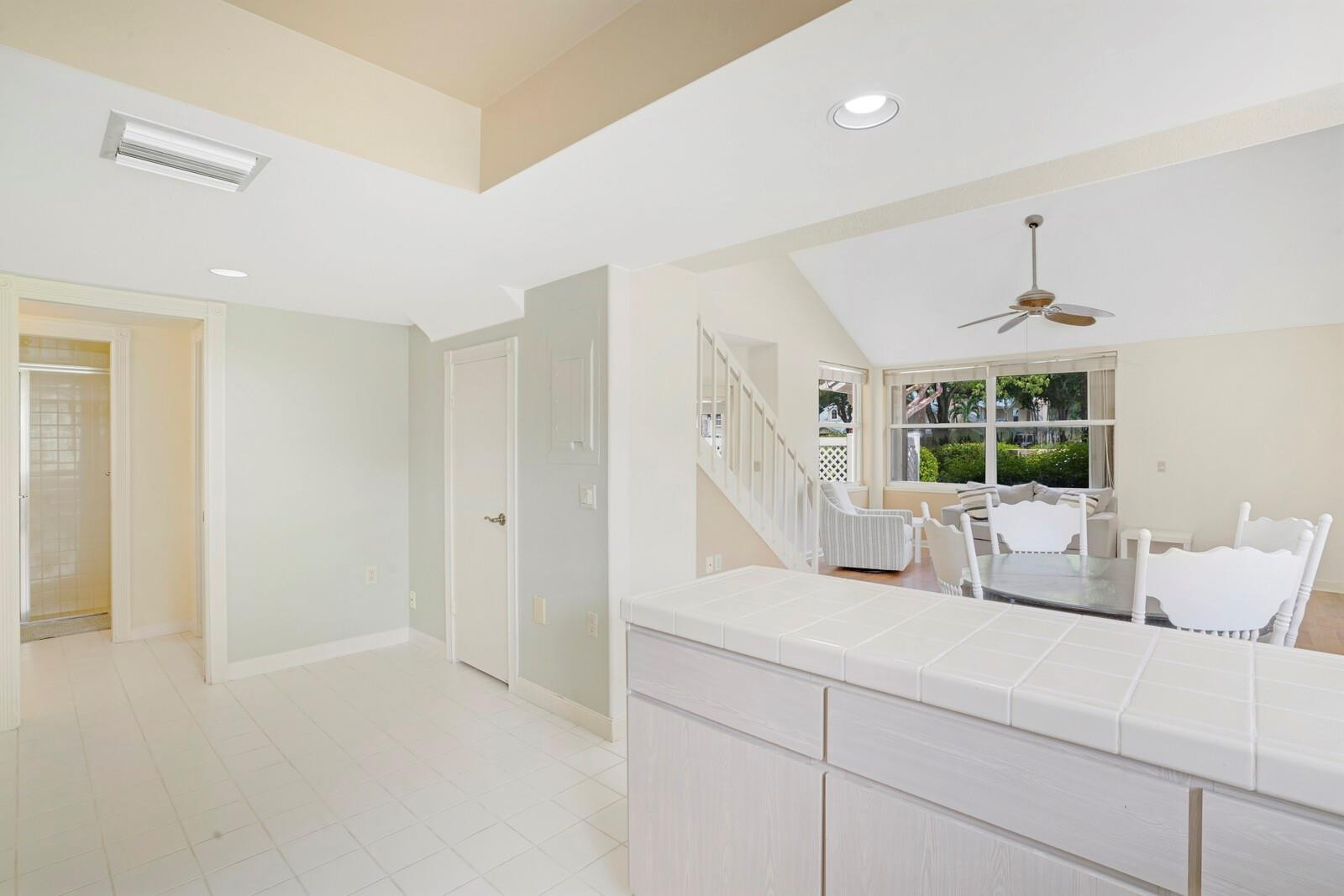 502 Andover Ct