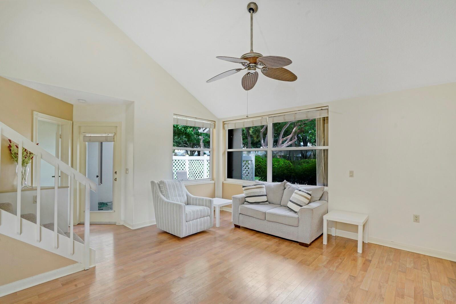 502 Andover Ct