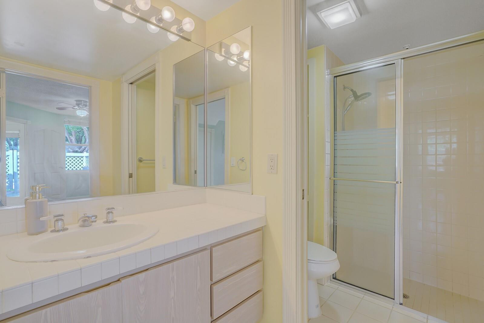 502 Andover Ct
