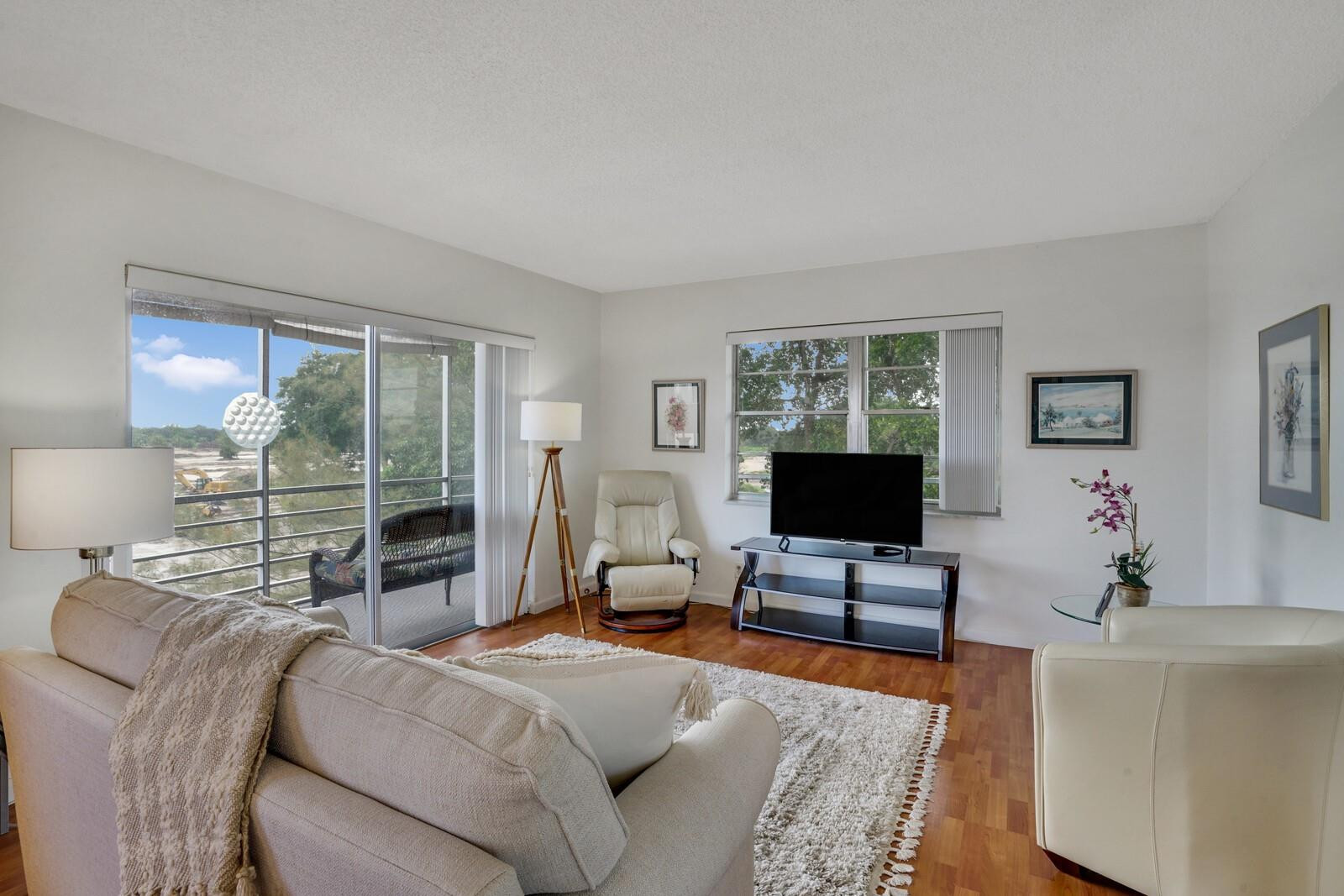 3048 E Sunrise Lakes Dr 418