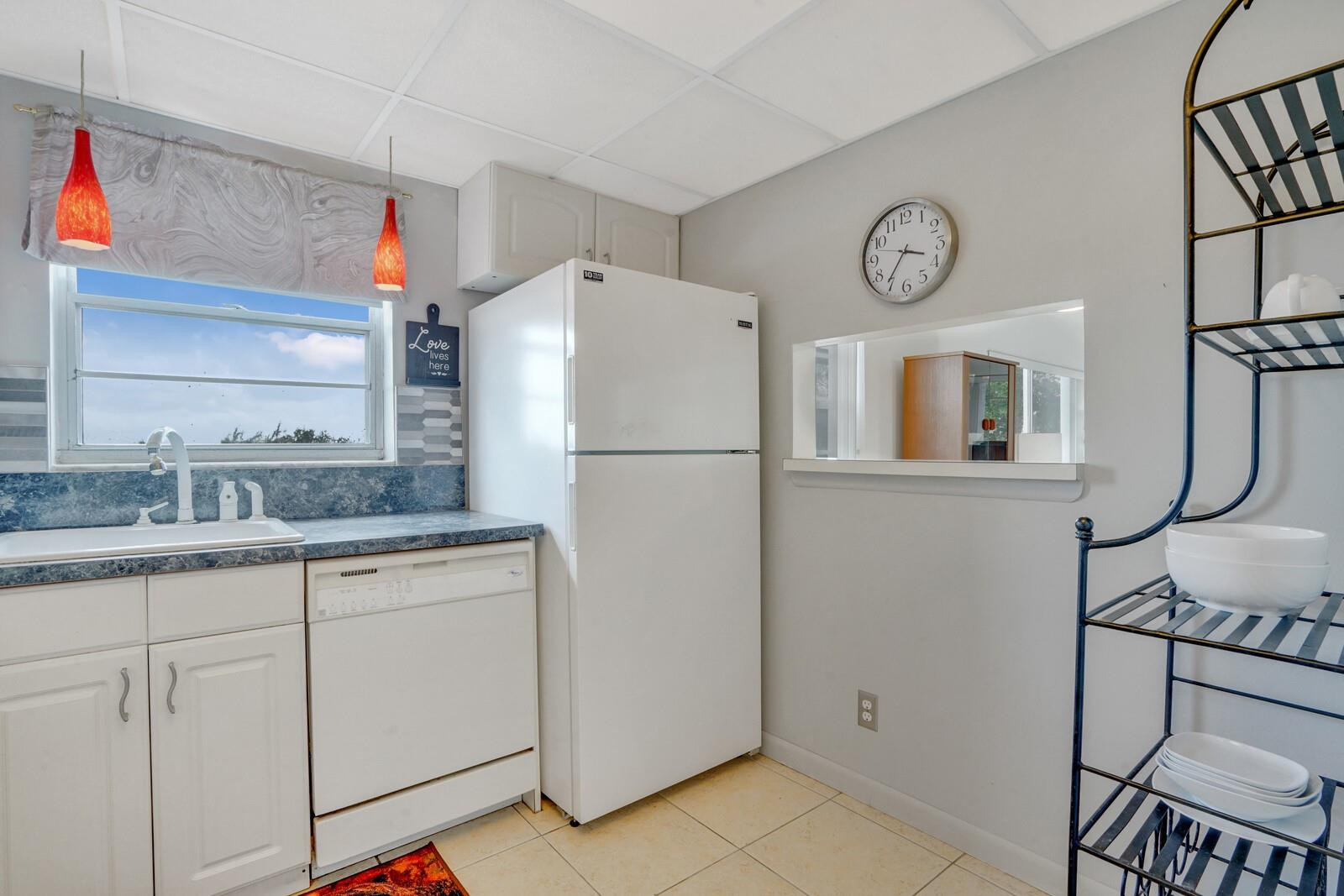 3048 E Sunrise Lakes Dr 418