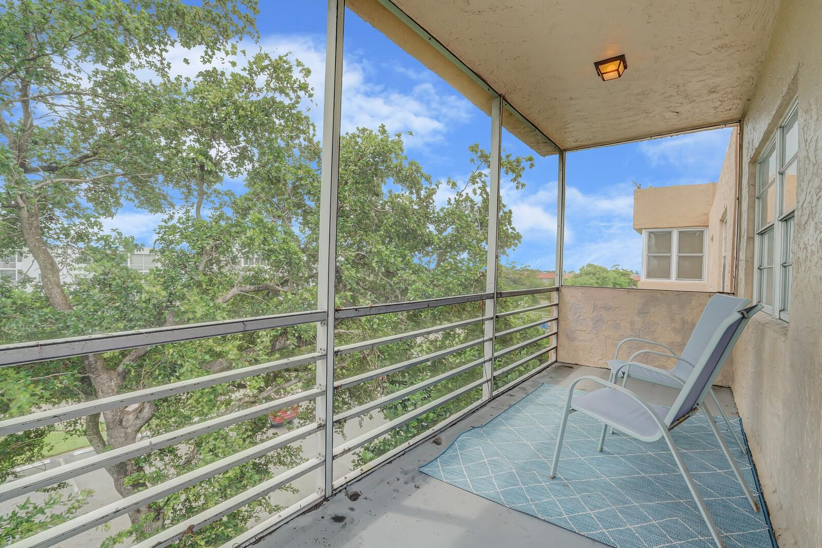 3048 E Sunrise Lakes Dr 418