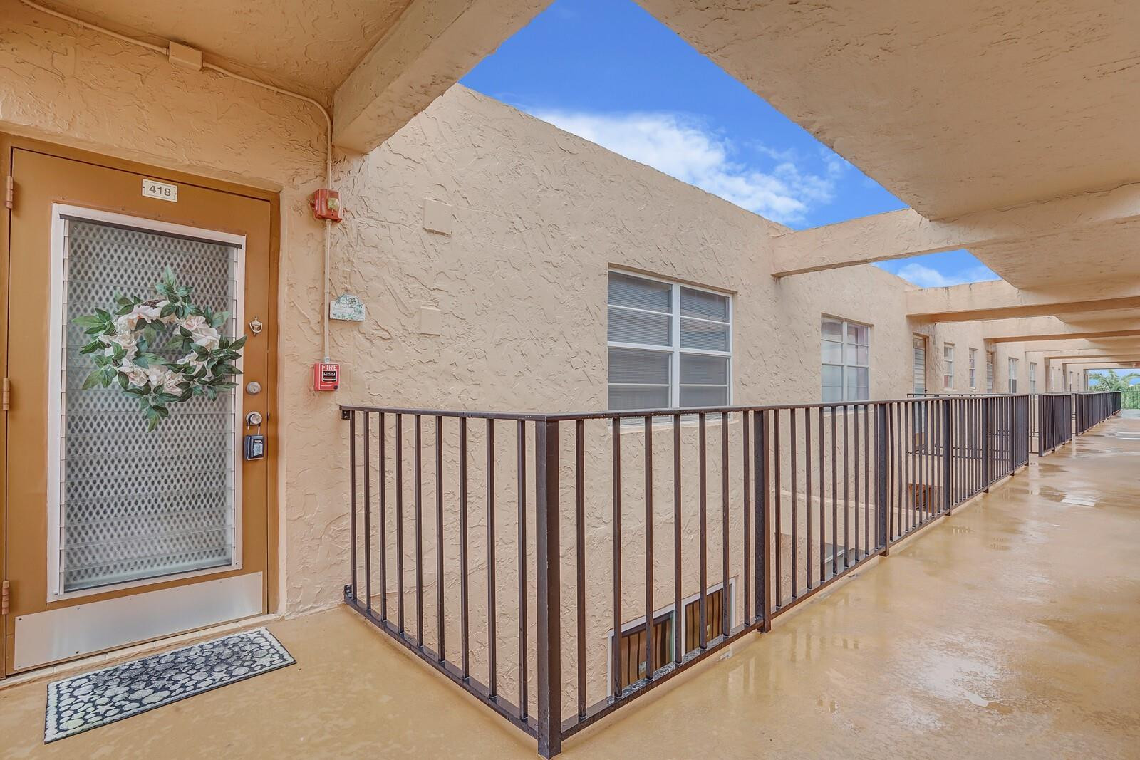 3048 E Sunrise Lakes Dr 418