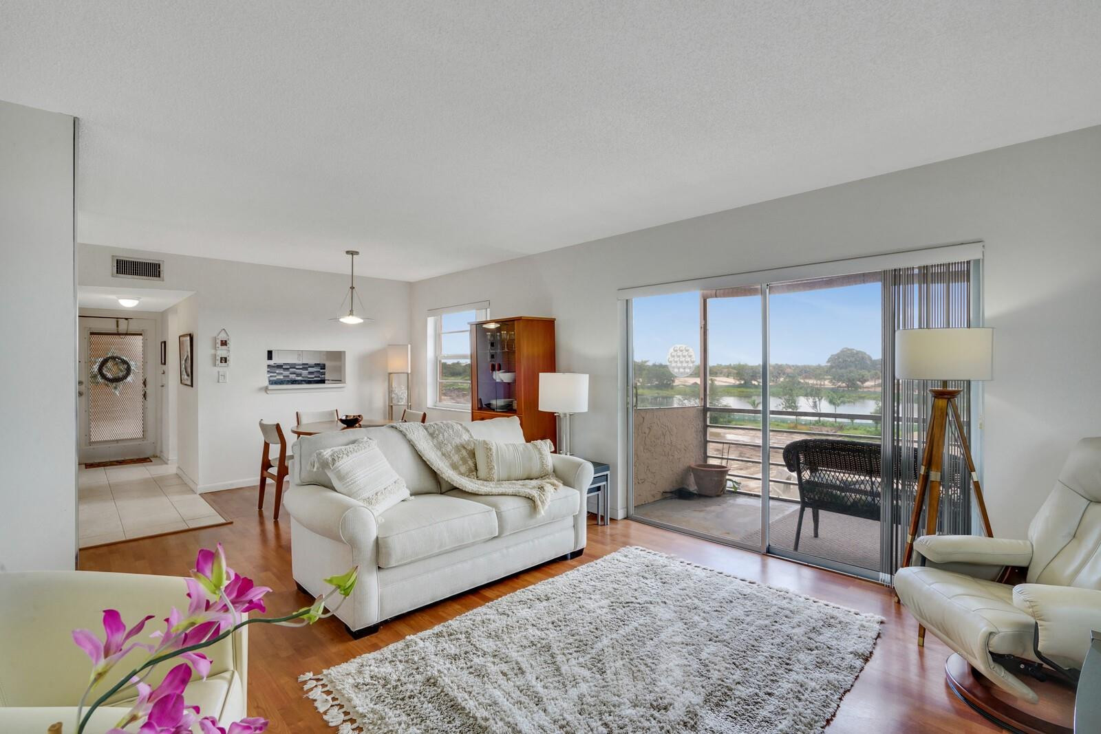 3048 E Sunrise Lakes Dr 418