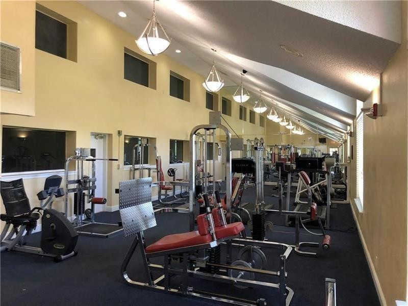3380 Pinewalk Dr N 1135