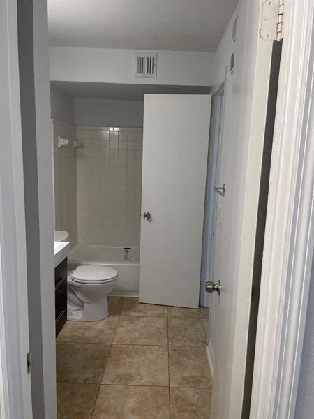 3380 Pinewalk Dr N 1135