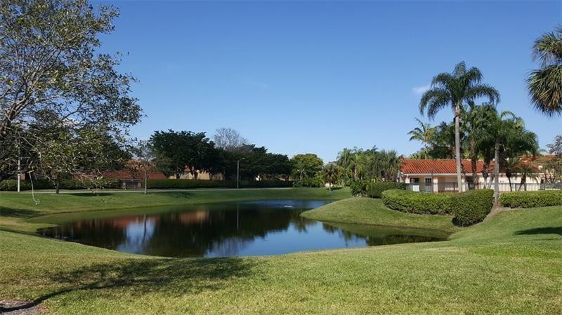 3380 Pinewalk Dr N 1135