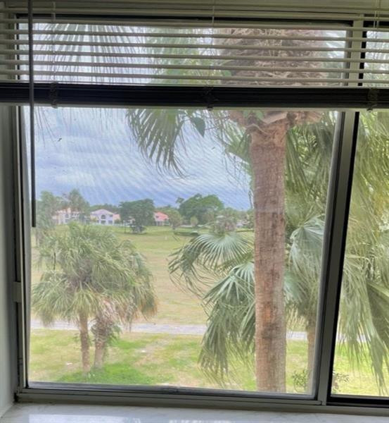 3380 Pinewalk Dr N 1135