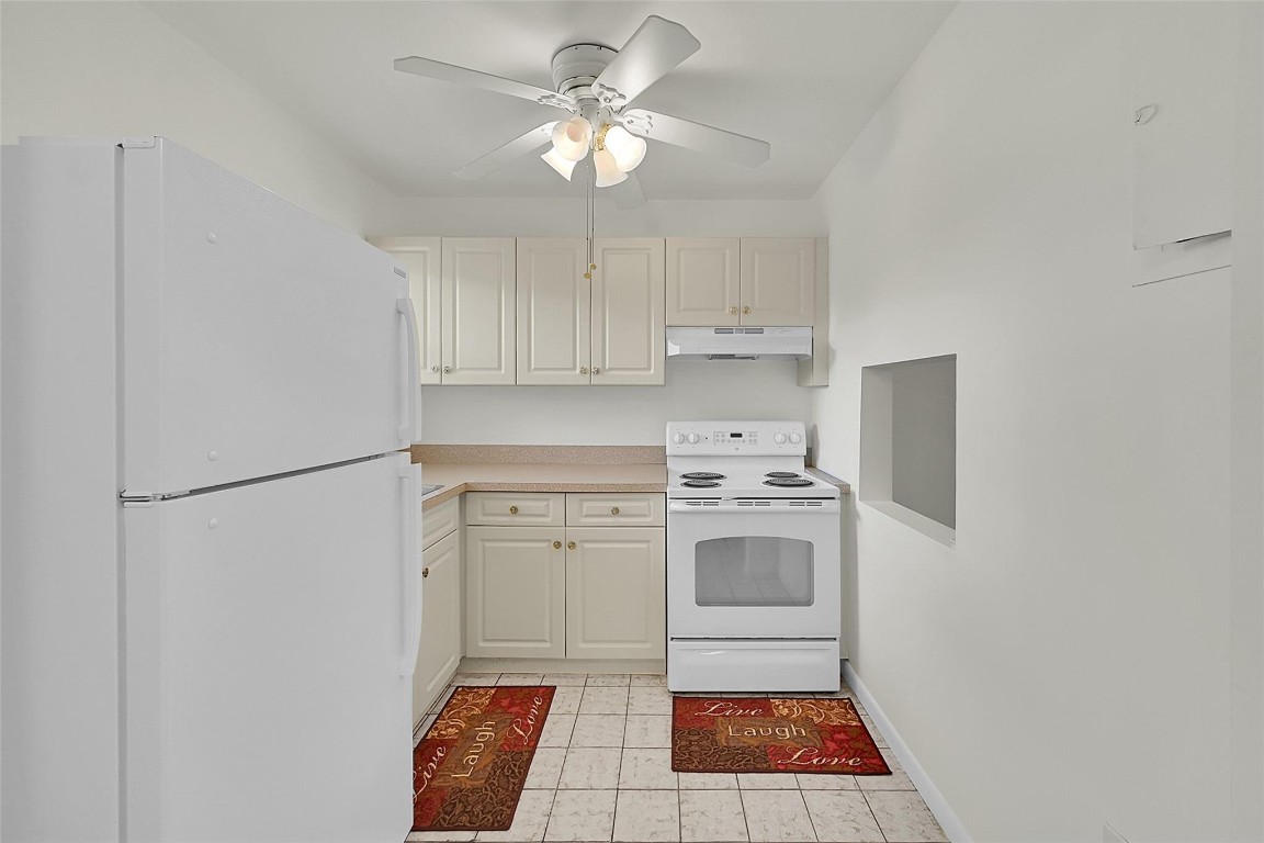 2800 N Pine Island Rd 308