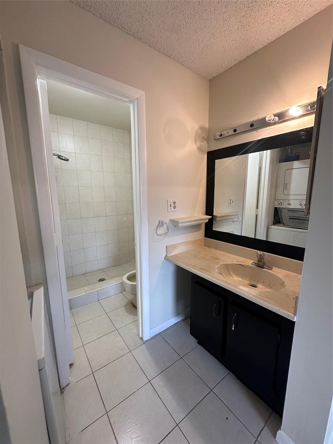 6020 SHAKERWOOD CIR 205