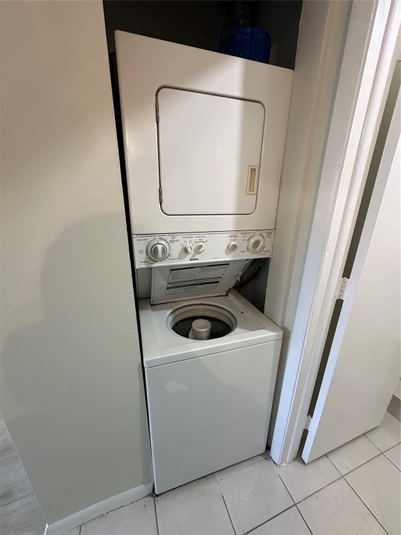 6020 SHAKERWOOD CIR 205