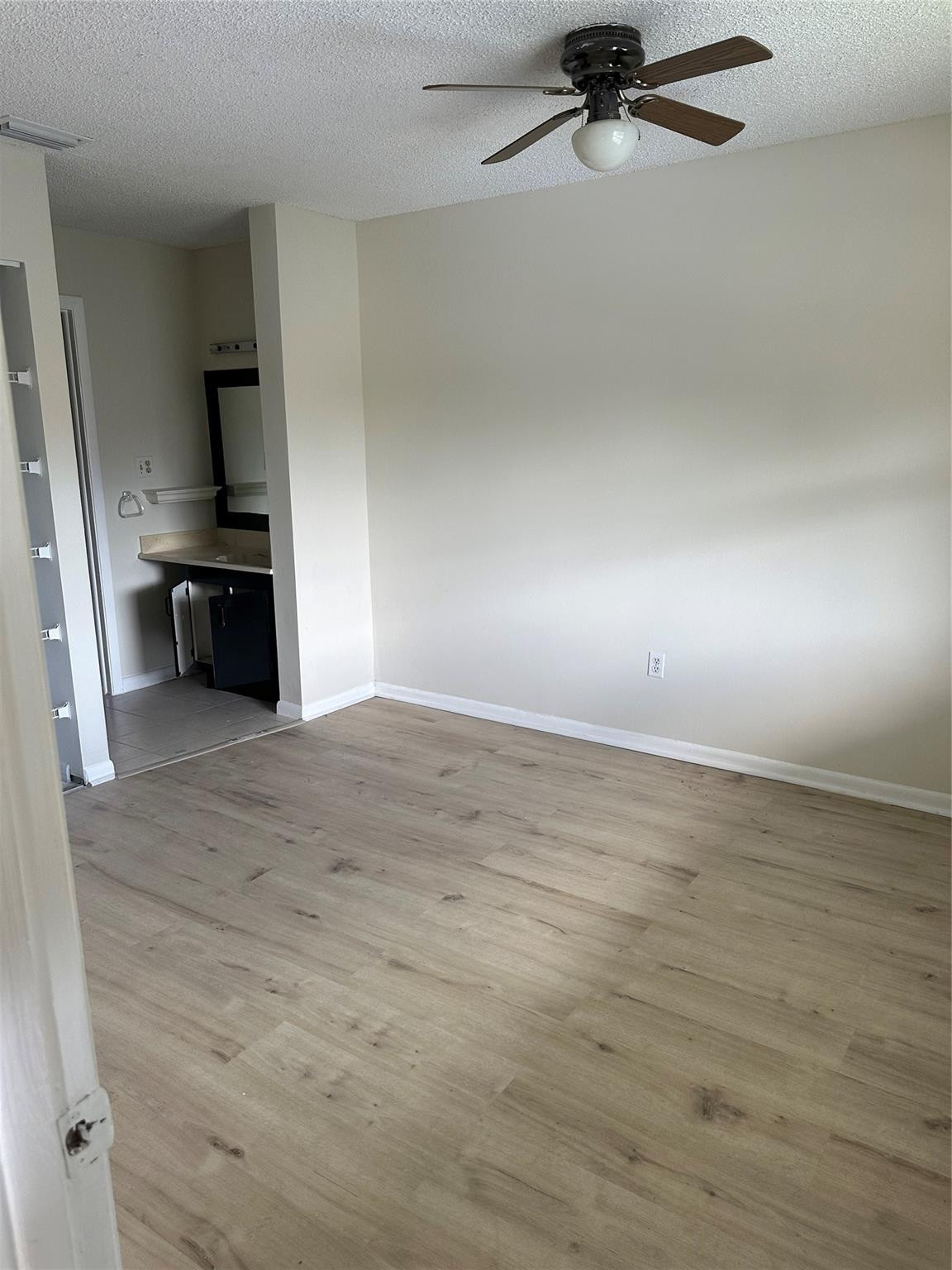 6020 SHAKERWOOD CIR 205