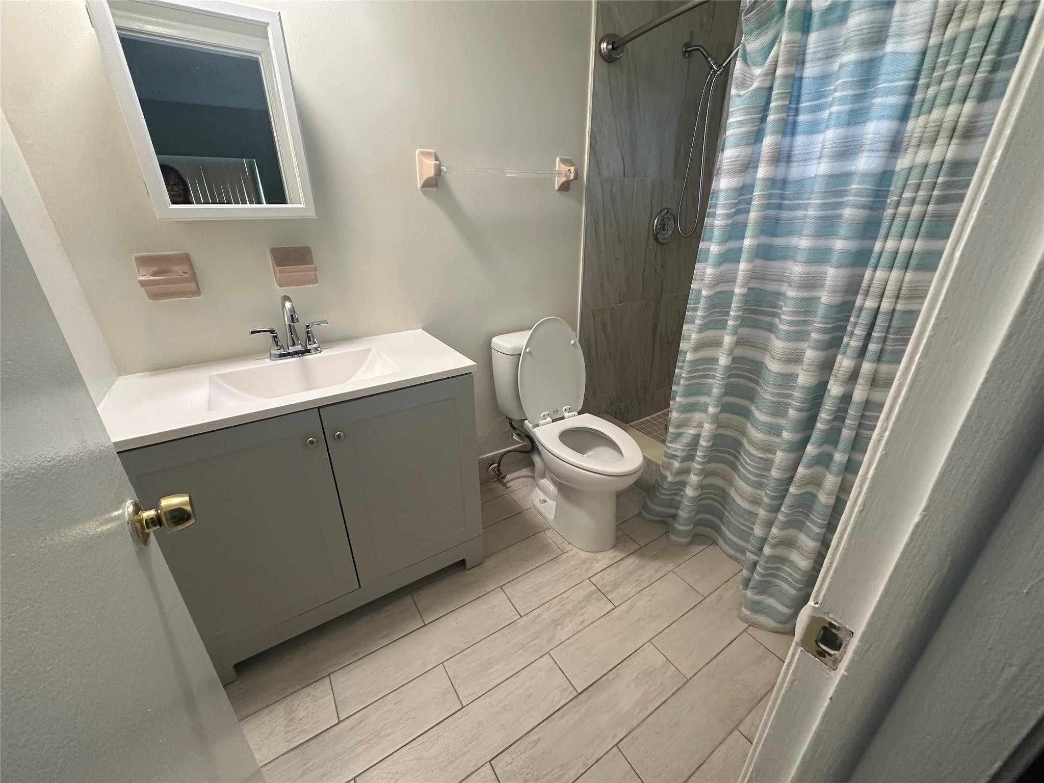 10601 NW 45 st 2