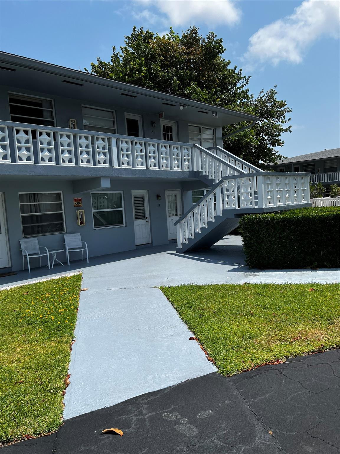 701 Pine Dr 211