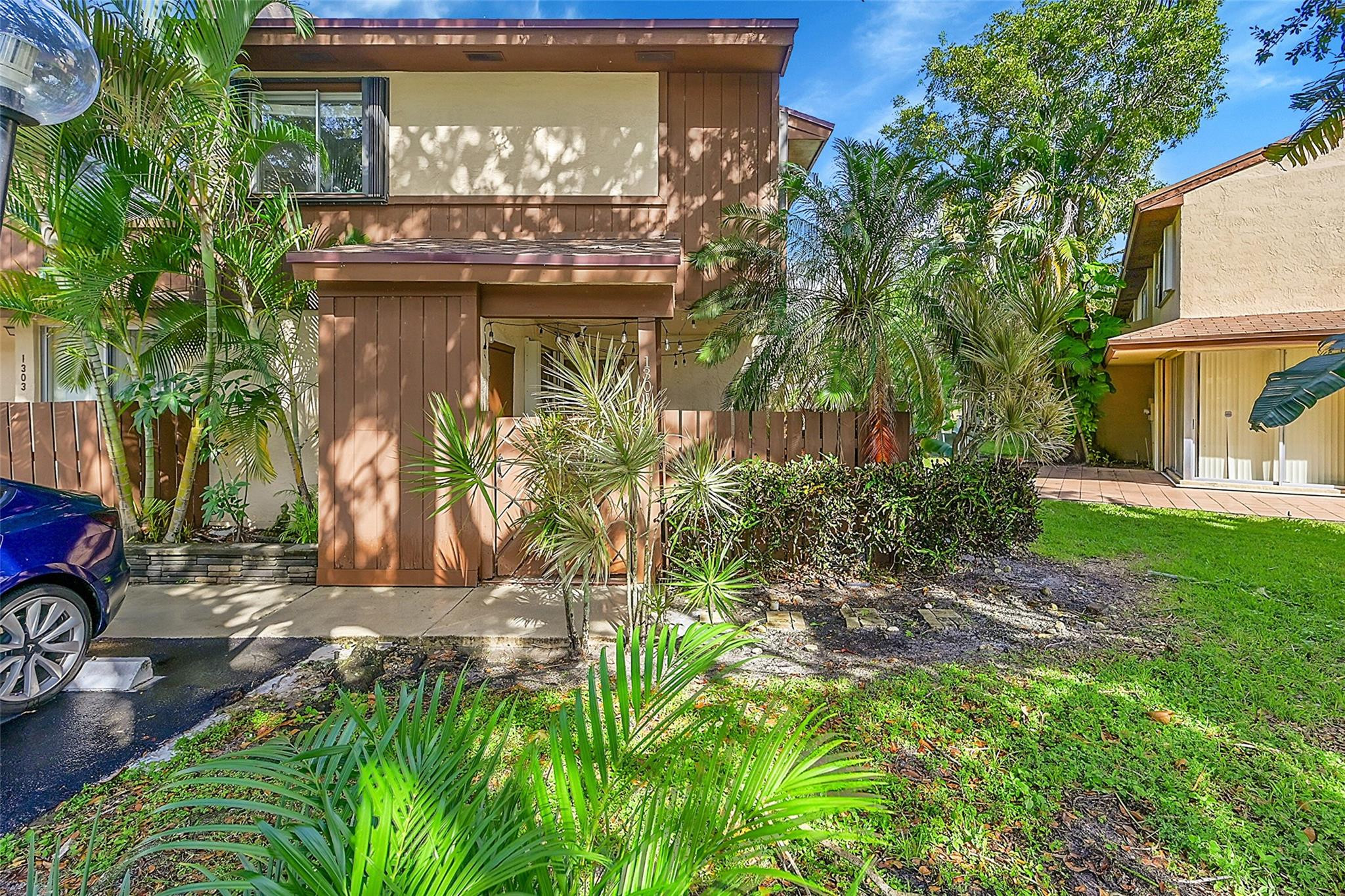 1301 Hampton Blvd 1301