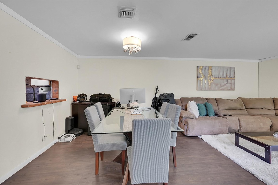 1301 Hampton Blvd 1301