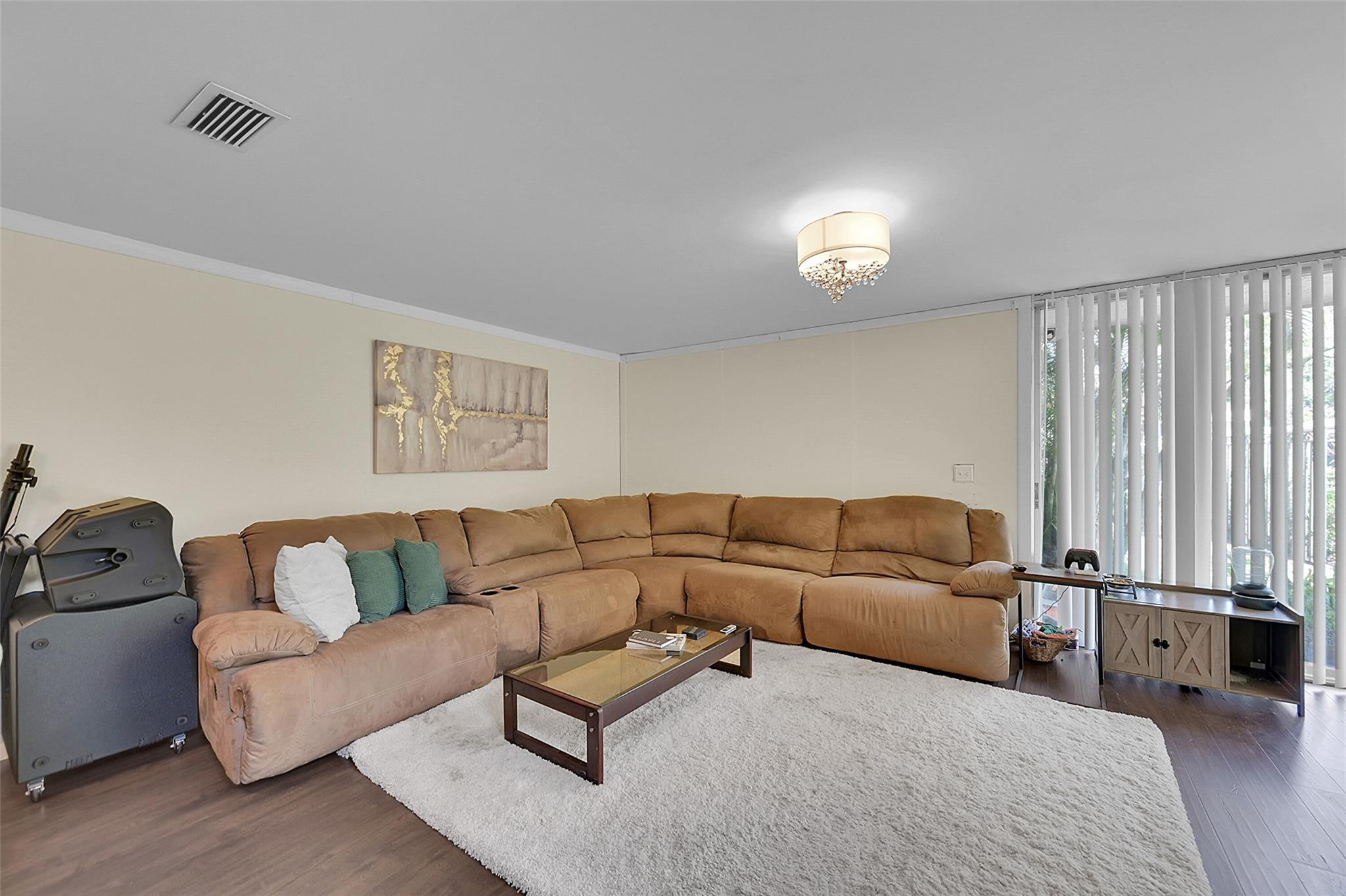 1301 Hampton Blvd 1301