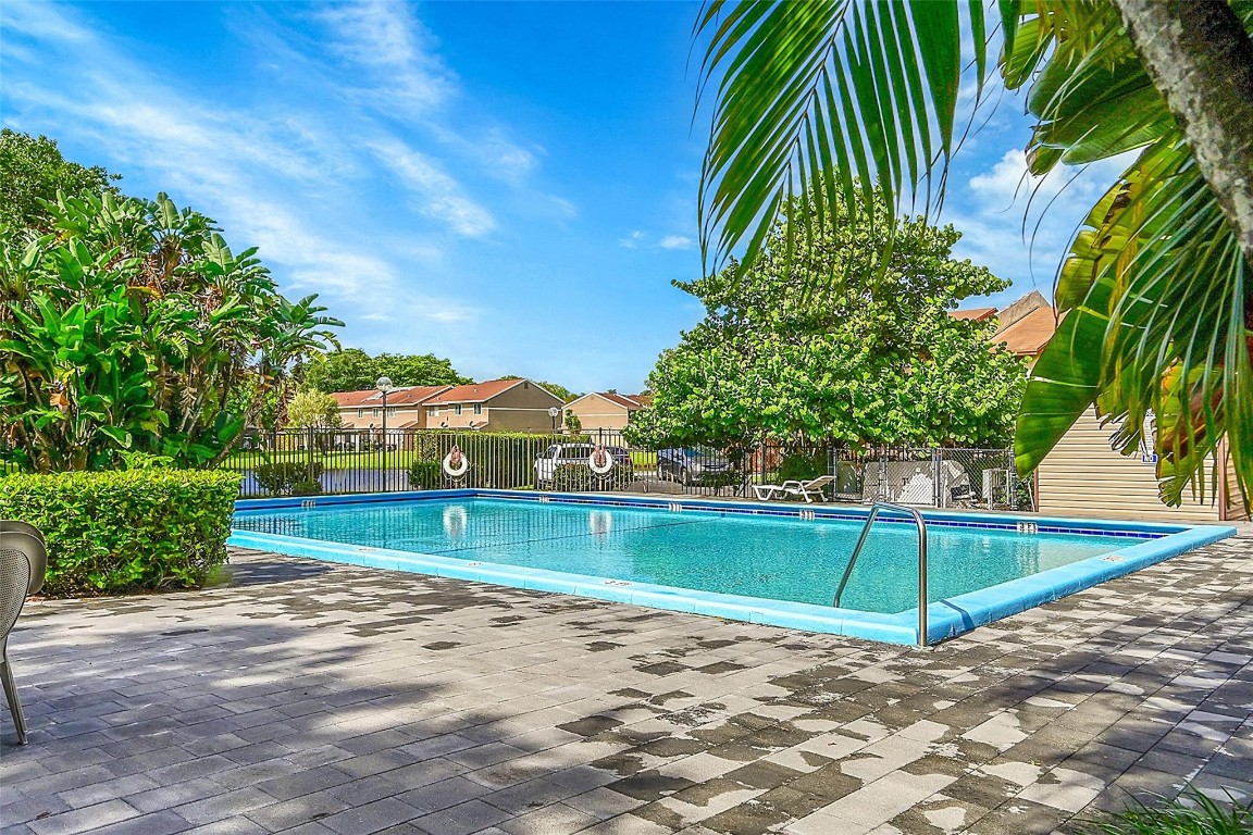 1301 Hampton Blvd 1301