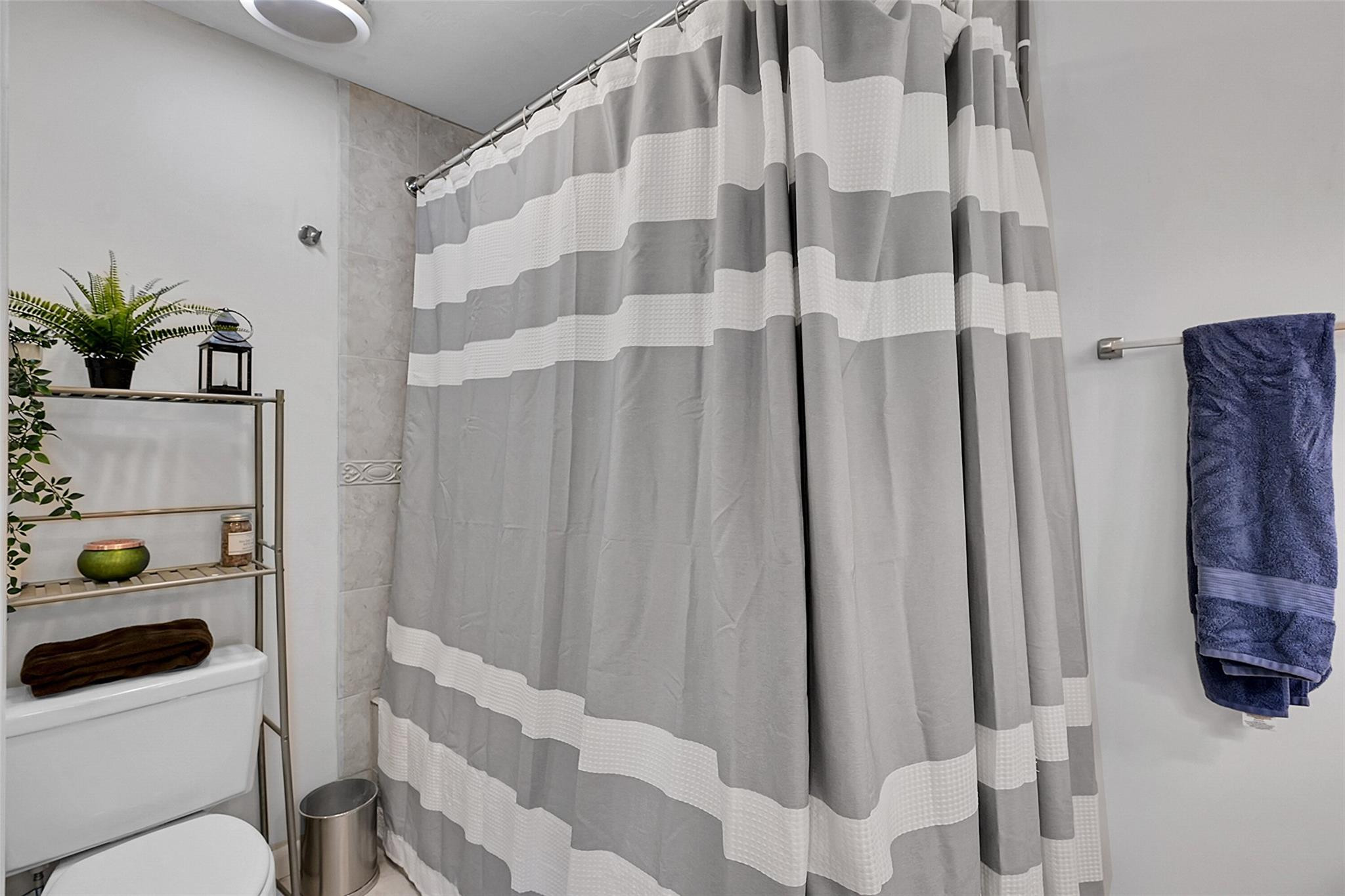 1301 Hampton Blvd 1301