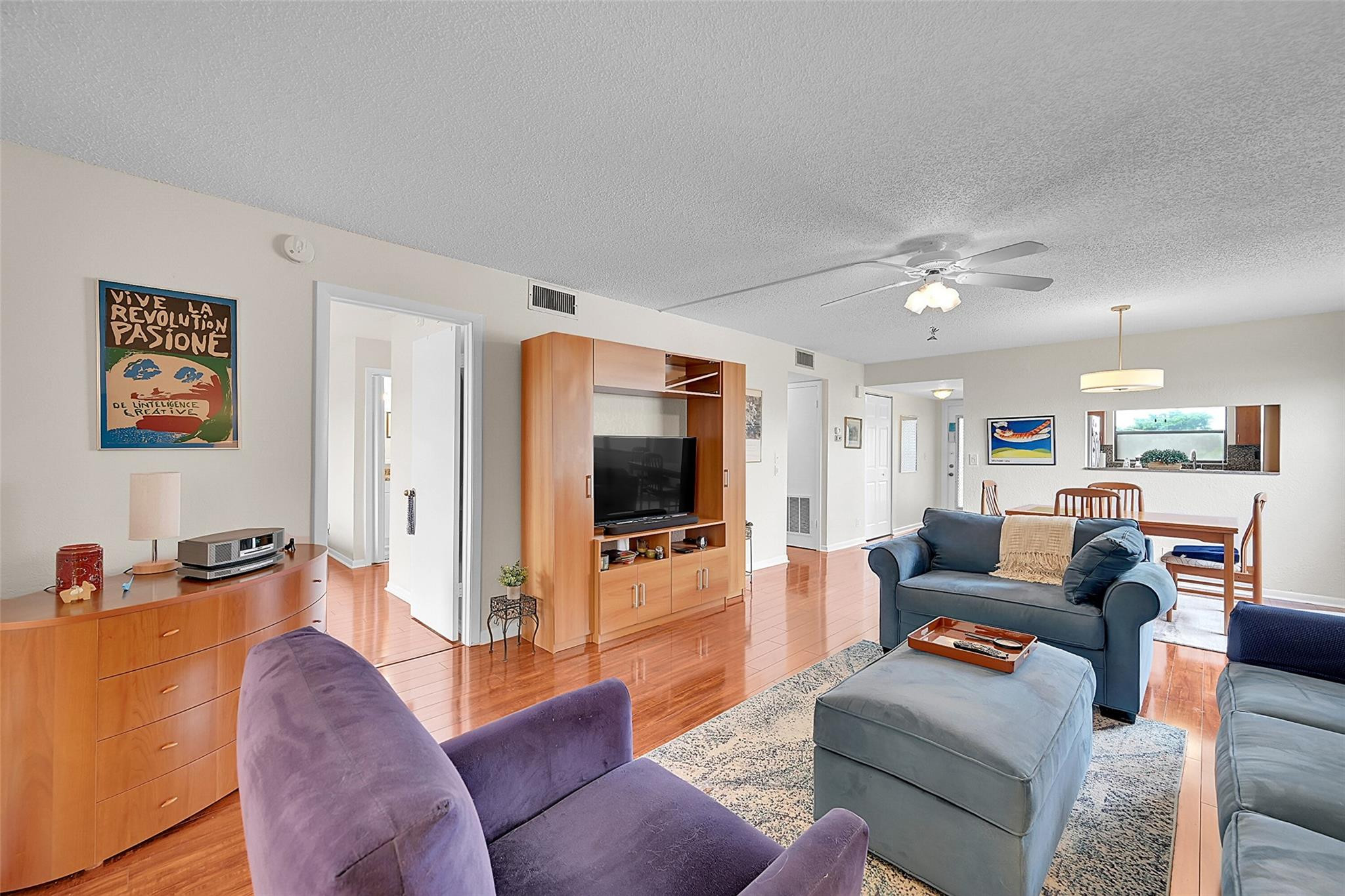 10145 Lakes Blvd 301