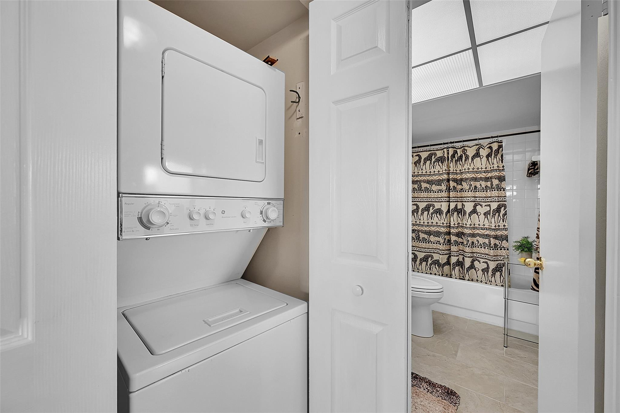 10145 Lakes Blvd 301