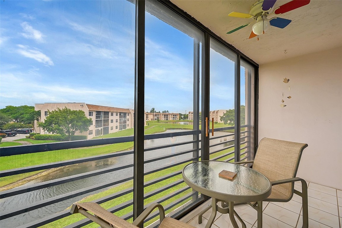 10145 Lakes Blvd 301