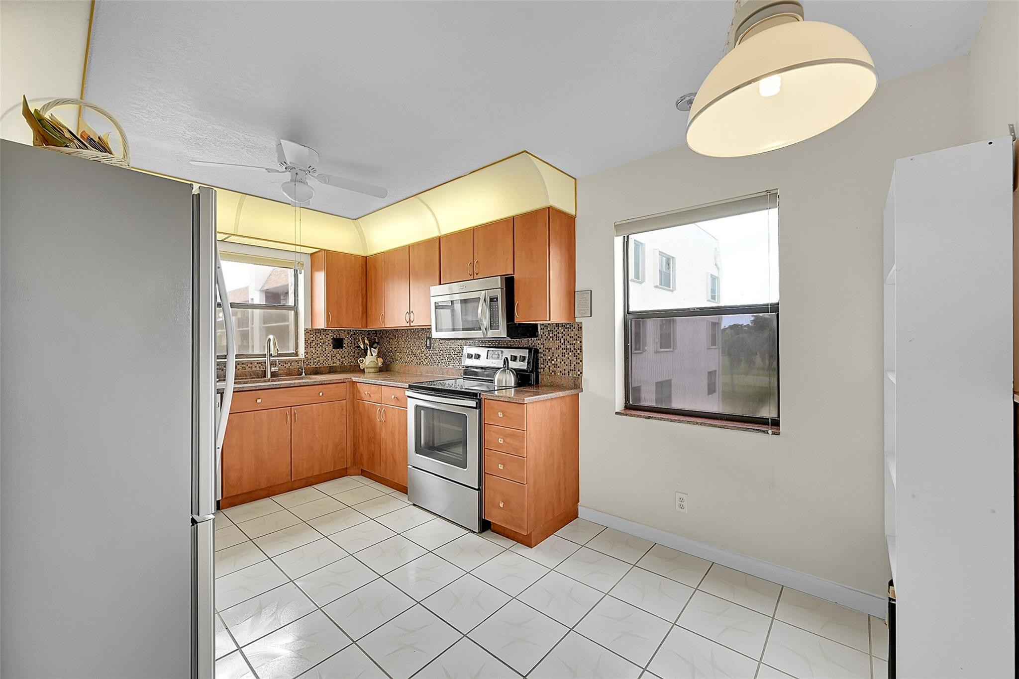 10145 Lakes Blvd 301