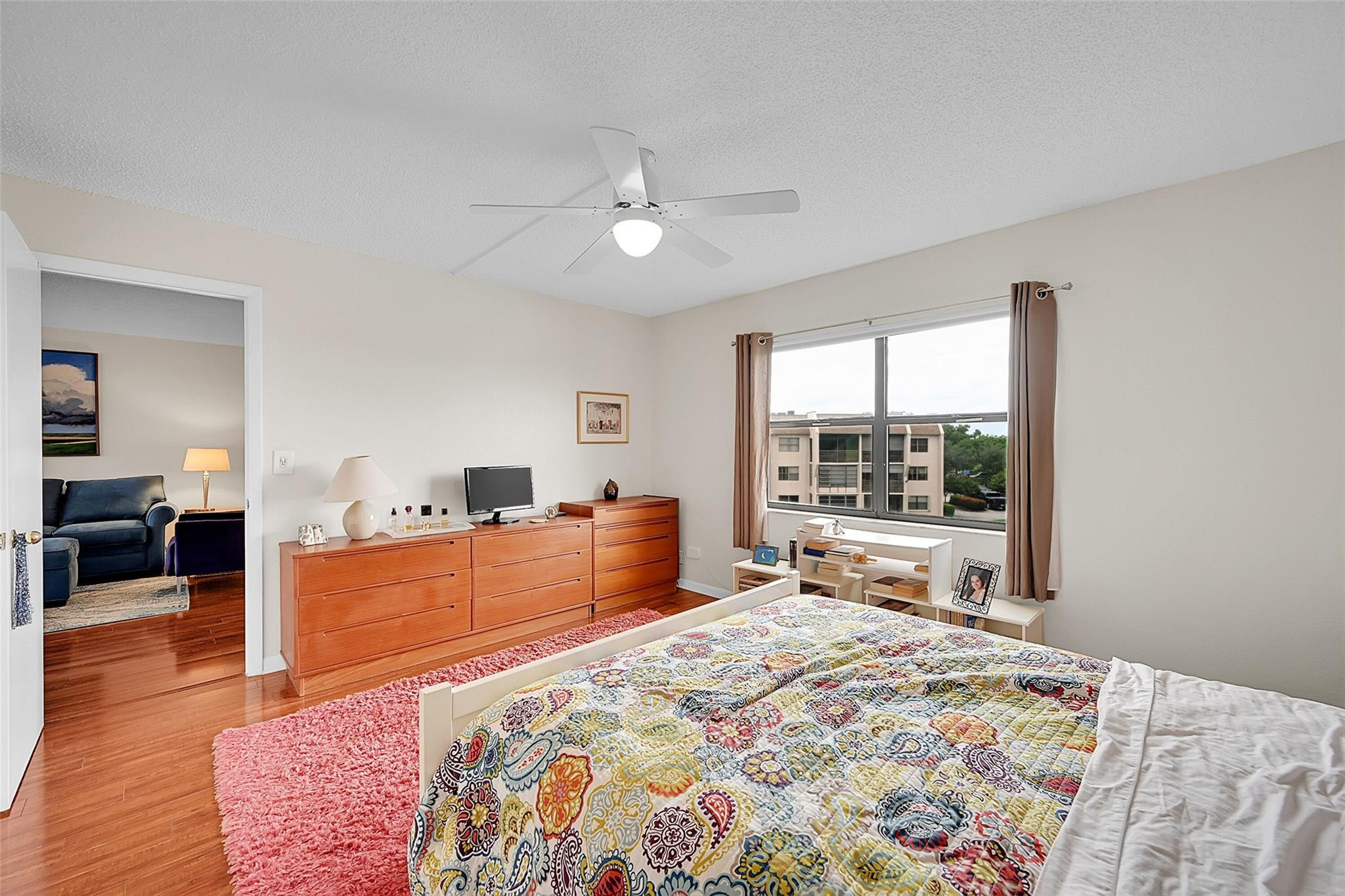 10145 Lakes Blvd 301