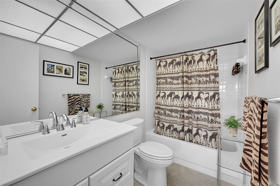 10145 Lakes Blvd 301