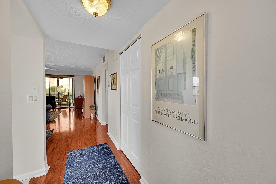 10145 Lakes Blvd 301