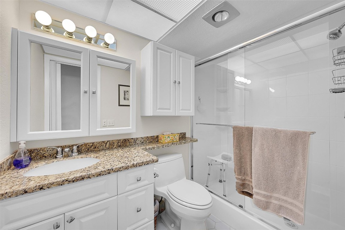 10145 Lakes Blvd 301