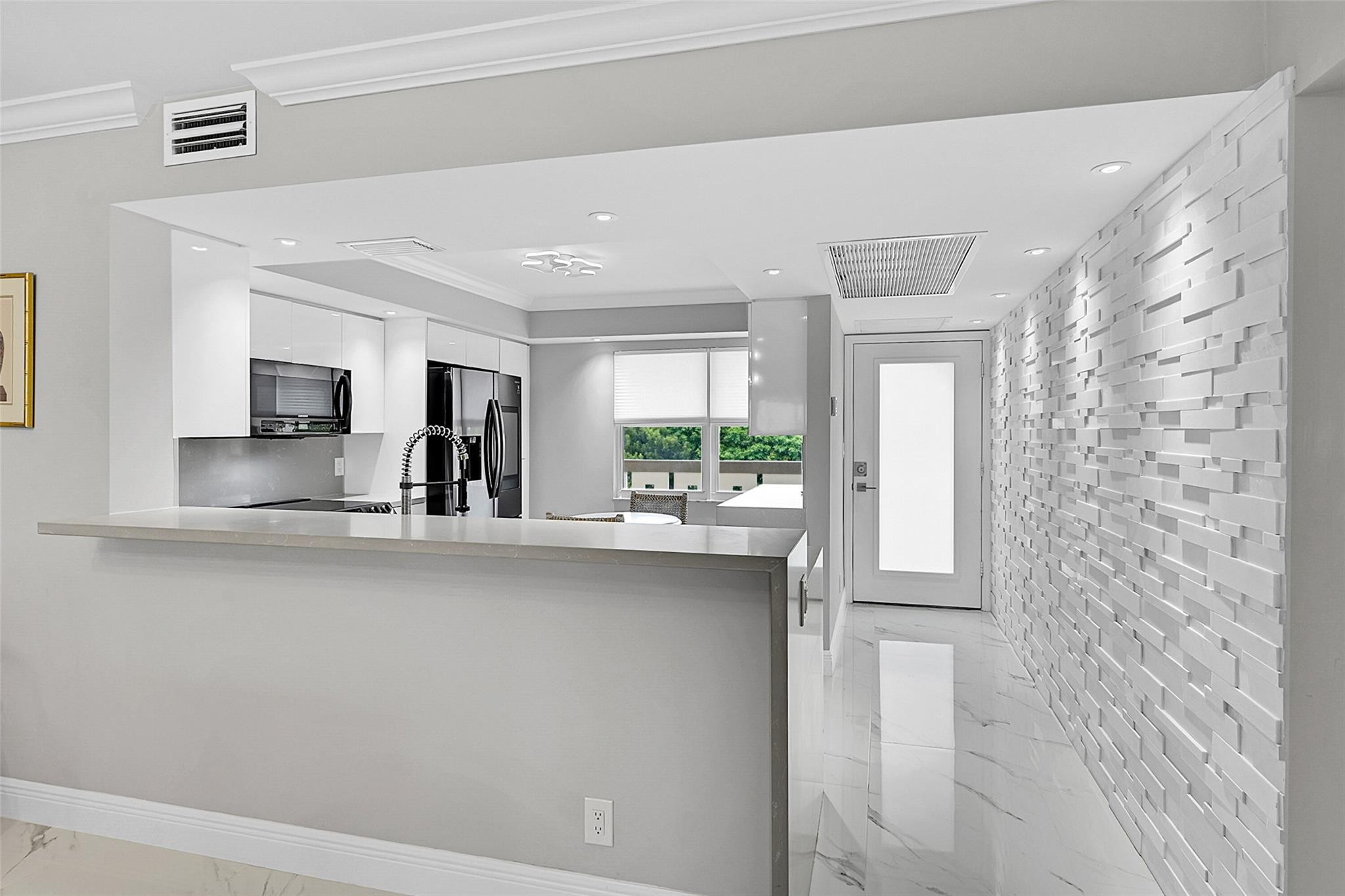 3502 Bimini Ln E4