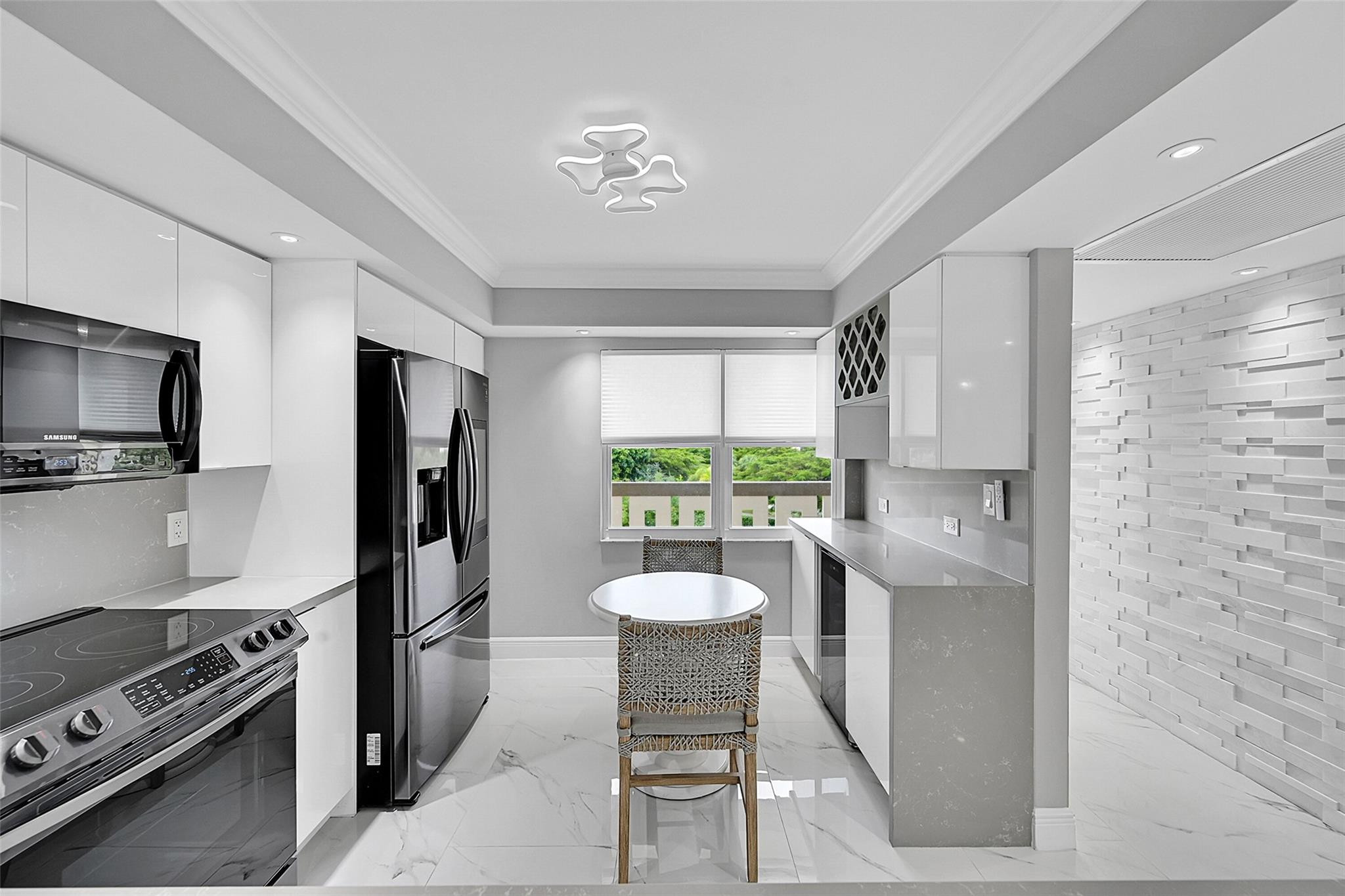 3502 Bimini Ln E4