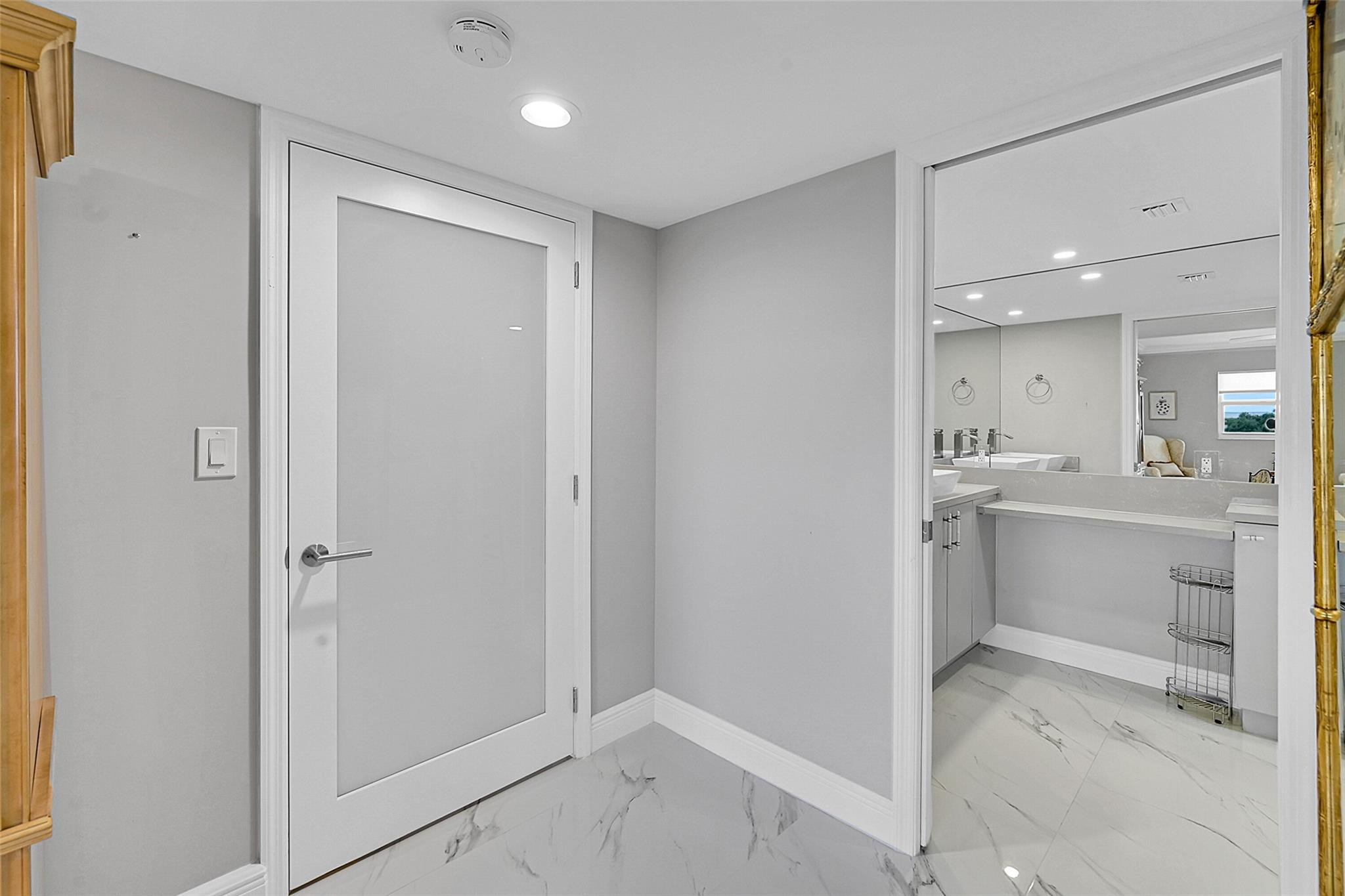 3502 Bimini Ln E4